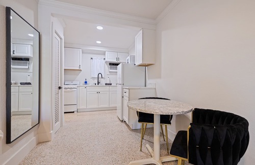 Indian Rocks Beach Apartment | Tropical Coquina Cove Studio #1 Heated POOL 5 min walk to Beach