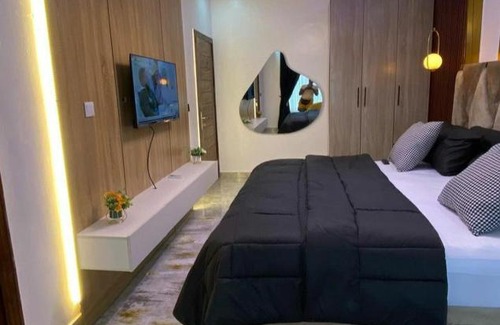 Reading Apartment | Tropical court resorts