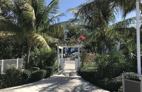 Tavernier Apartment | Tropical Daze Oceanfront Paradise