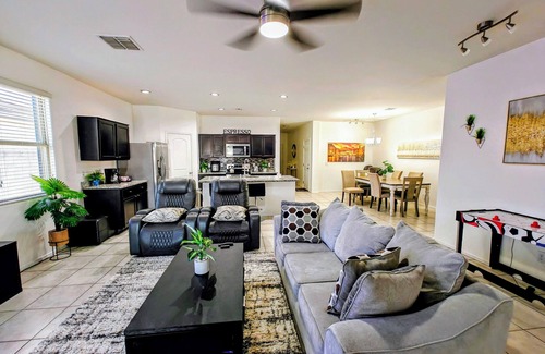 Maricopa House | Tropical Desert Oasis. New built! Family friendly. Grill,Tiki bar&Mountain view.
