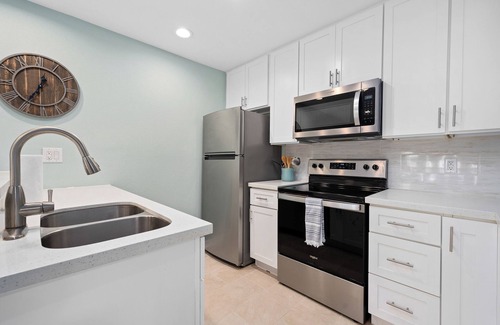 Key Allegro Condo | Tropical Escape ~ Beautiful Second floor Condo ~ Key Allegro Condo