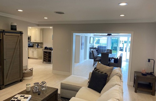 Garden Isles House | Tropical Escape Entire 3 bedroom House w/heated pool and hot tub
