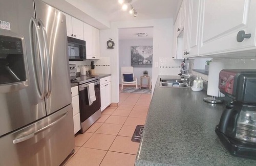 Forest Hills House | Tropical Escape Pool + Beaches Nearby 5min, Tarpon Spring