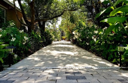 Central Naples Apartment | Tropical Garden Getaway - 1 mile from the beach!