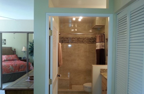 Kihei Condo | Tropical Getaway -Deluxe Oceanfront Condo Amazing Ocean View Free Wifi /Parking