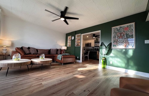 Siesta Key House | Tropical Green Cottage – Siesta Key, Just Cross the Street! Unit B