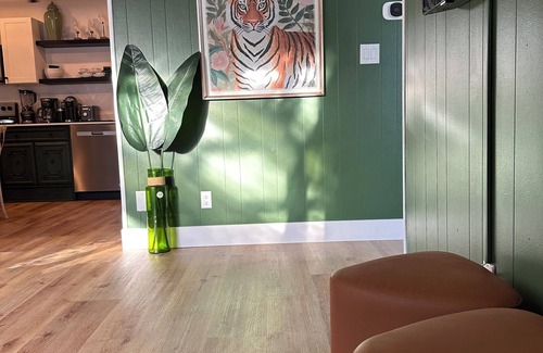 Siesta Key House | Tropical Green Cottage – Siesta Key, Just Cross the Street! Unit B
