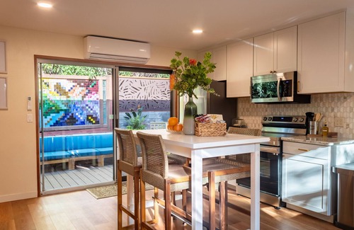 Mount Helix House | Tropical Hideaway 15 minutes from downtown and beaches!