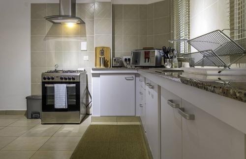 Beau Vallon Apartment | Tropical Hideaway