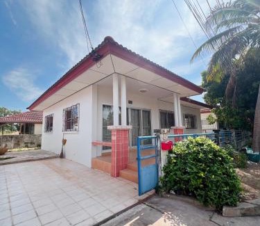 Chanthaburi House | Tropical Home