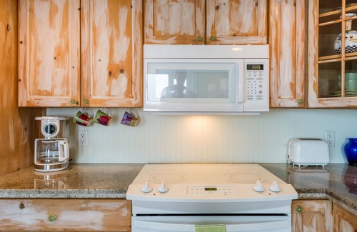 Historic Seaport Cottage | Tropical Jewel: Historic Seaport Oldtown - 2BR/2BA - Pool - RealKeyWest