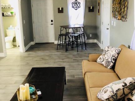 East Mesa House | Tropical Mountain Valley Casita