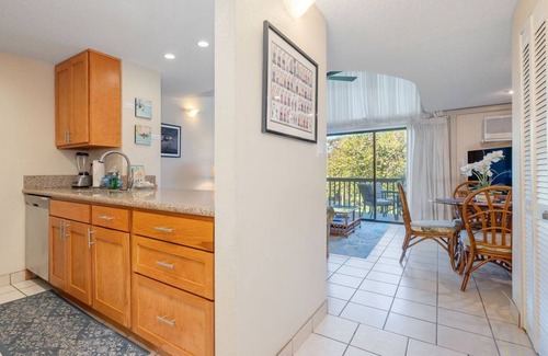 Kihei Condo | Tropical Oasis - 2 bed/2bath with AC