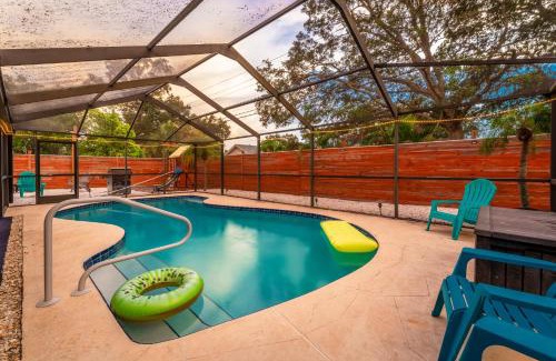 Largo House | Tropical Oasis FL Largo