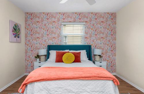 Largo House | Tropical Oasis FL Largo