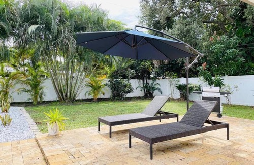 Wilton Manors House | Tropical Oasis House Private Pool Family Yard