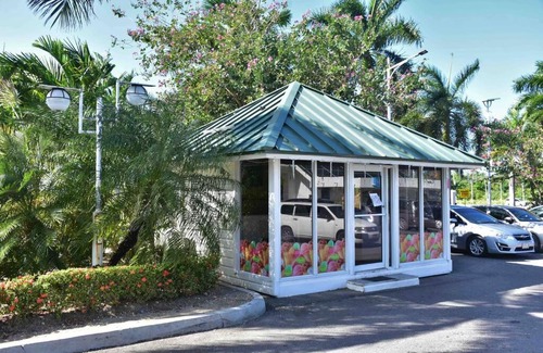 St. Ann's Bay Villa | Tropical Oasis in Richmond Estate