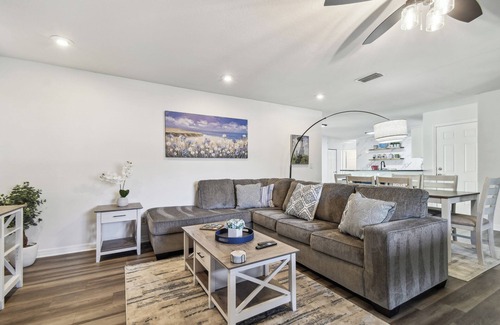 Terrace Park House | Tropical Oasis in the Heart of Tampa - Perfect for Families or Couples