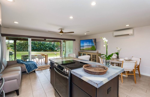 Downtown Lahaina House | Tropical Oasis, Oceanview, new remodel, 3 bed, 3 bath, w AC, pool.