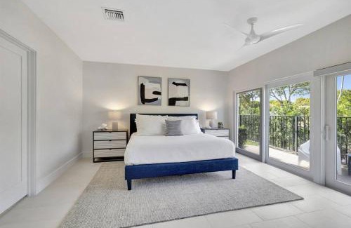 Tropic Palms Villa | Tropical Palms House
