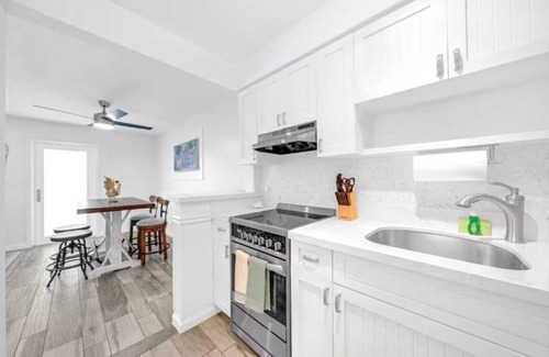 Fort Lauderdale Apartment | Tropical Paradise + POOL & PATIO
