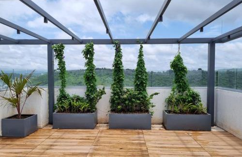 Pashan Apartment | Tropical Paradise