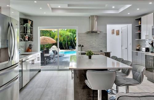 Downtown Hollywood Villa | Tropical Paradise in Hollywood FL