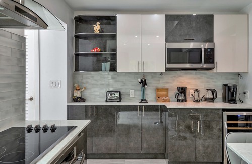 Downtown Hollywood Villa | Tropical Paradise in Hollywood FL