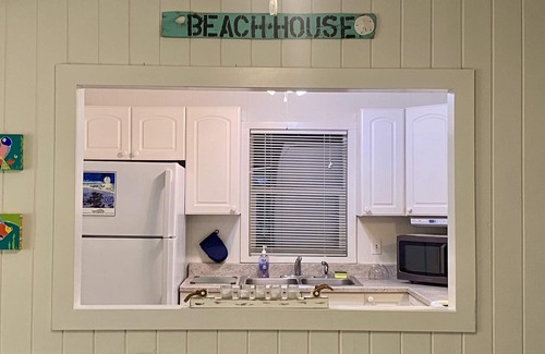 Ilexhurst Cottage | Tropical Paradise On The Beach Permit VRC17-000168