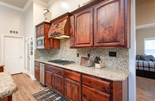 Rosedale House | Tropical Paradise - Pool & Hot tub with office