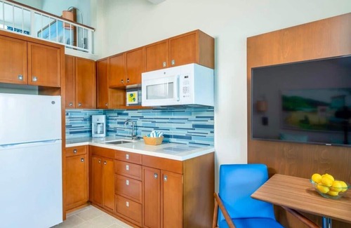 Estate Frenchman Bay Condo | Tropical Paradise: Studio @ Limetree Resort