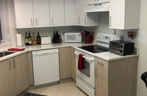 Pelican Bay Condo | Tropical Paradise Vacation at Valencia in Pelican Bay. BOOK NOW FOR 10% DISCOUNT