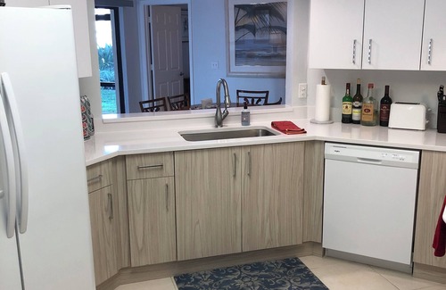 Pelican Bay Condo | Tropical Paradise Vacation at Valencia in Pelican Bay. BOOK NOW FOR 10% DISCOUNT