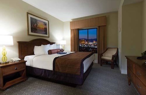 Enterprise Resort | Tropical resort near the Las Vegas Strip!