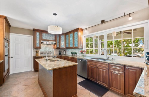 Stuart House | Tropical Resort Style Retreat w/Pool House 4BR, 3 Bath