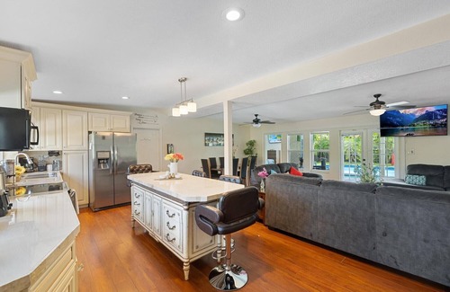 Sunset House | Tropical salt water pool home close to beaches,Hard Rock,Airport and Downtown!