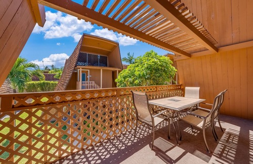 Kaunakakai Apartment | Tropical studio in oceanfront resort w/pool, WiFi, & kitchenette - snowbirds OK