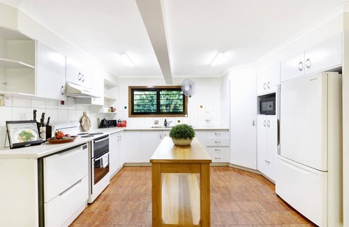 Nightcliff Cottage | Tropical Tranquillity Spacious Poolside Cottage