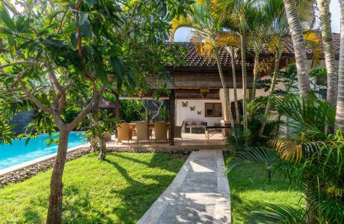 Ungasan Villa | Tropical Villa Matahari - 500sqm private Garden Retreat with large Pool!