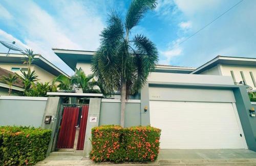 South Pattaya Villa | Tropicana Garden Pool Villa