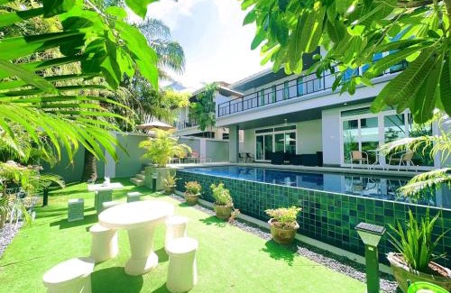South Pattaya Villa | Tropicana Garden Pool Villa