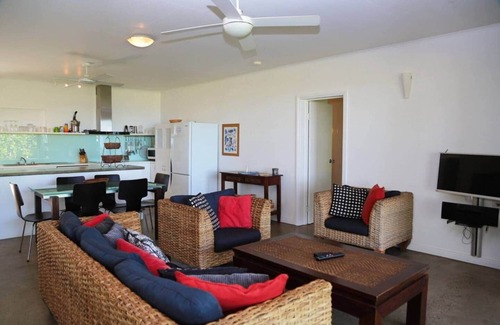 Mission Beach House | Tropika - Absolute Beachfront