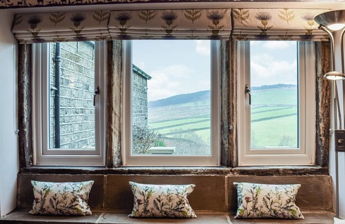 Holmfirth Cottage | Trough Cottage - UK48424