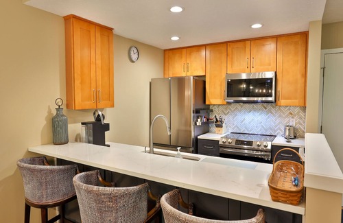 Harbor Springs Condo | Trout Creek Condo #108 - Harbor Springs Michigan