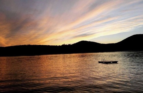 Diamond Point Cabin | "TROUT LAKE PARADISE"- Lakefront Property