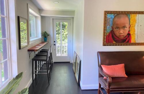 Harpers Ferry Apartment | Trouvaille House Suite 3 Klimt Suite
