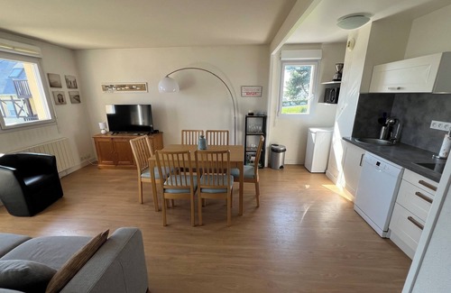 Touques Apartment | Trouville boundary: Beautiful 3-room apartment with parking and two sea-view balconies