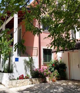 Trstenik Apartment | Trstenik, Karla