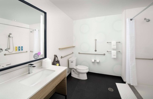 Dupont Hotel | Tru by Hilton Denver Airport Tower Road