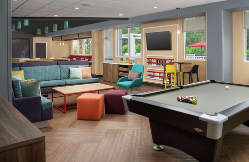 Lake City Hotel | Tru by Hilton Lake City